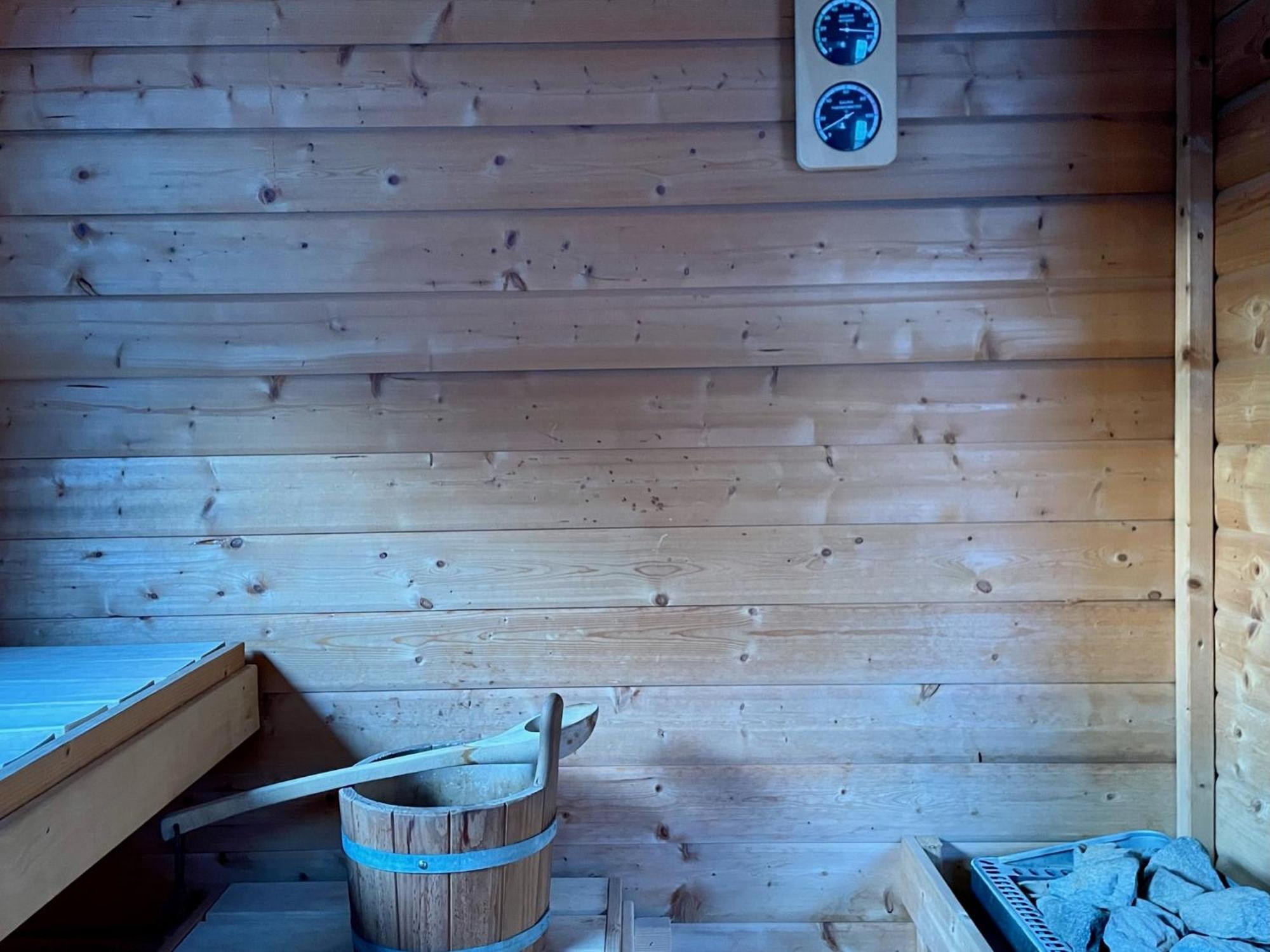 Modernes Holzhaus Im Skandinavischen Stil Mit Sauna, Garten Und 2 Katzen 诺德施泰特 外观 照片